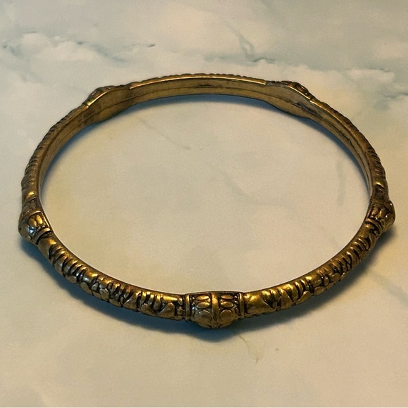 Vintage Gold Tone Textured Bangle Bracelet - Picture 1 of 3